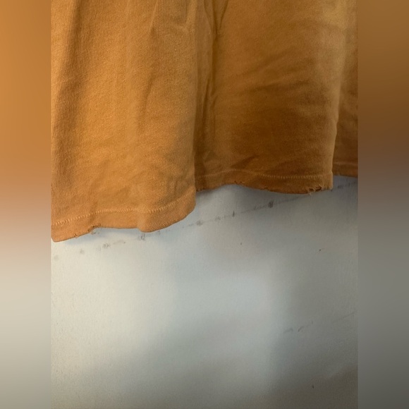 (B28)Junk Food | Graphic T-shirt With distressing - Picture 6 of 7